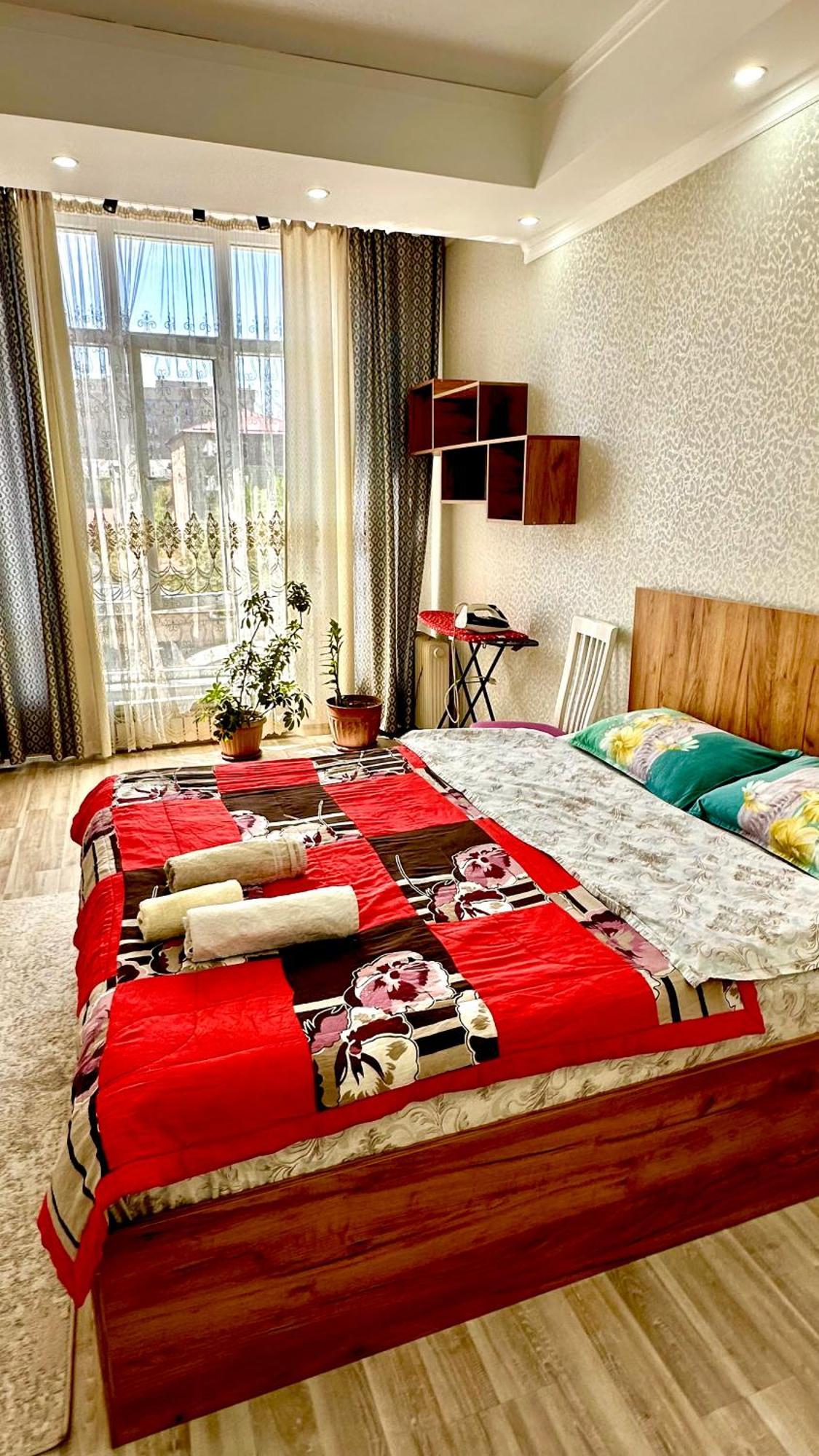 Central Apartment בישקק מראה חיצוני תמונה